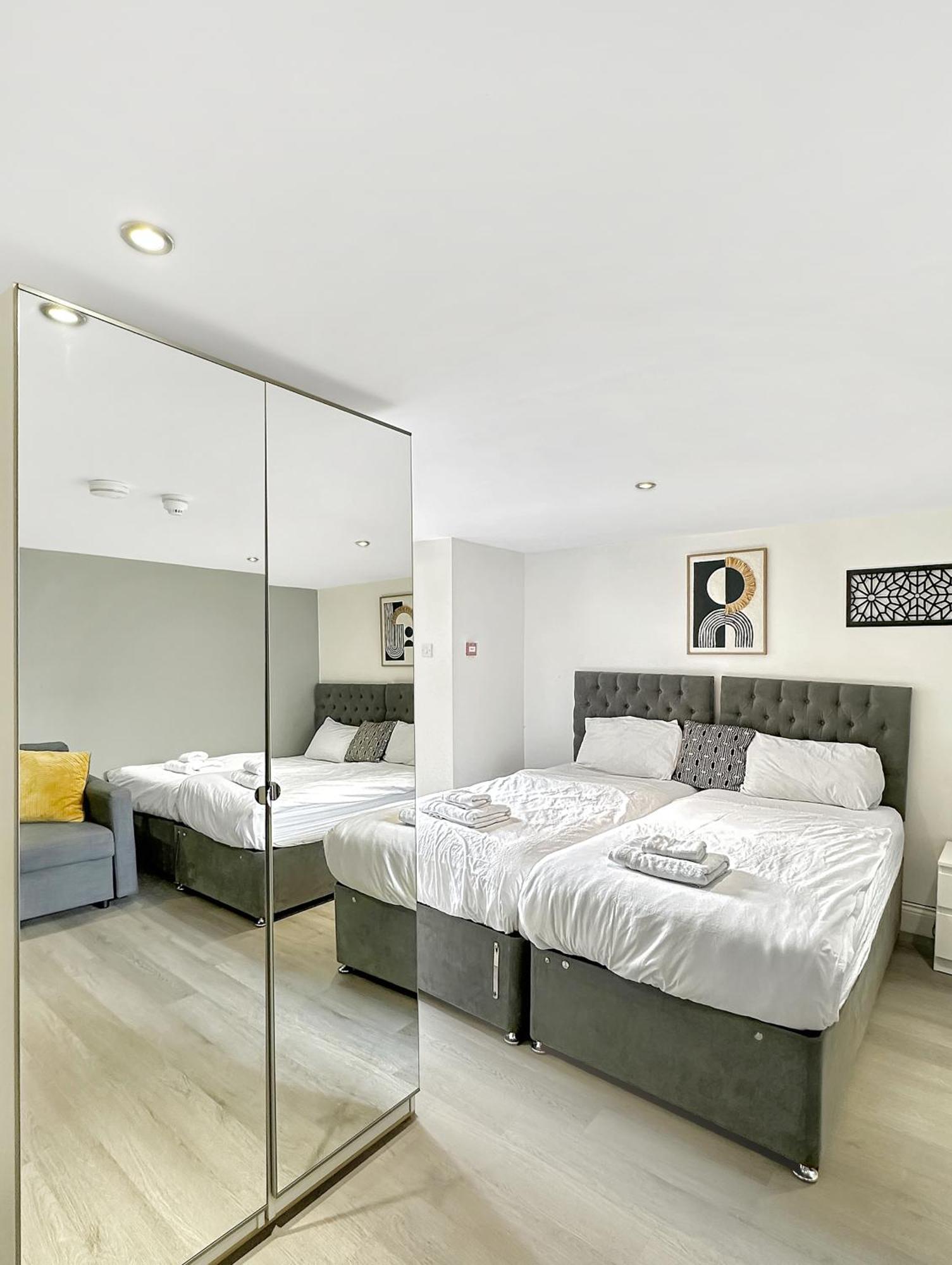 Granada Apartments Queen'S Promenade Blackpool Buitenkant foto