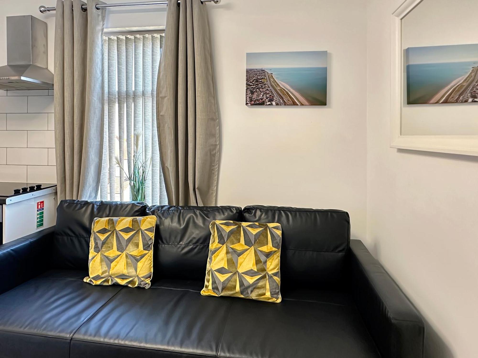 Granada Apartments Queen'S Promenade Blackpool Buitenkant foto