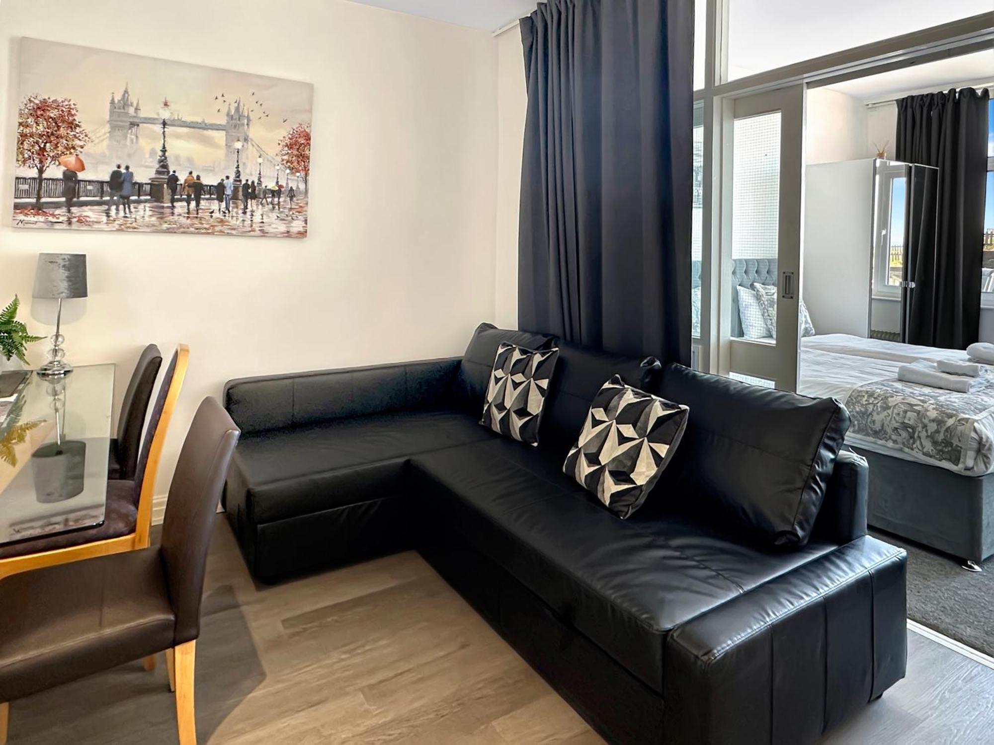 Granada Apartments Queen'S Promenade Blackpool Buitenkant foto